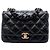 Borsa a tracolla Chanel Small Quilted in pelle d'agnello nera con catena laccata Nero