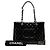 Sac à main cabas Chanel Matelassé en cuir verni noir - vue 7