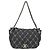 Borsa a tracolla Chanel in nylon nero