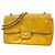 Borsa a tracolla Chanel in pelle verniciata gialla Giallo