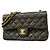 Chanel Matelassé Schultertasche Schwarz