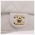 Bolsa de Ombro CHANEL Matelasse com Corrente em Couro Branco com Detalhes Dourados CC Auth 202072SAM - vista 18