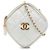 Clutch Chanel White CC em pele de cordeiro acolchoada diamante com corrente Branco