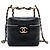 Petit Vanity Case Chanel en veau matelassé noir avec chaîne et barre