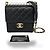 Clutch de aba Chanel Chic Pearls com corrente em pele de cordeiro acolchoada Mini Preto