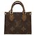 Louis Vuitton Una tote bag in cui l'iconica tela Monogram e Monogram Reverse raggiungono un'armonia sensuale. Il materiale in tela leggero e altamente resistente si combina con una silhouette angolare per un tocco sofisticato, e Marrone