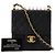 CHANEL - Sac à bandoulière Chic Pearls Chanel en cuir lisse noir édition limitée - vue 11