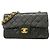 Chanel Matelassé Schultertasche Schwarz