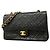 Chanel Matelassé Schultertasche Schwarz