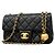Timeless Chanel Matelassé Schultertasche mit Kette Schwarz