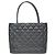 Chanel Medallion Quilted Caviar Nero - vista 2