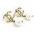 Boucles d'oreilles pendantes Chanel dorées et blanches - vue 4