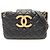 Chanel Matelassé Schultertasche mit Klappe Schwarz