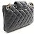 Chanel Matelassé Schultertasche mit Klappe Schwarz - Ansicht 2