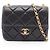 Borsa a tracolla Chanel Matelassé in pelle d'agnello nera Nero