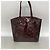 Borsa a tracolla Louis Vuitton Vernis Avalon MM in Amarante Bordò - vista 11