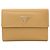 Cartera Prada de piel beige con tres pliegues