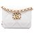 Porta-moedas Chanel 19 Flap em pele de cordeiro acolchoada branca com corrente e mala crossbody Branco