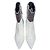 Botines Christopher Kane de charol blanco con cristales Swarovski