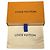 Llavero Louis Vuitton Micro Charm LV Iconic Dorado - vista 3