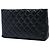 Pochette Chanel en agneau matelassé noir avec fermoir kiss lock - vue 2