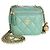 Mini Vanity Case Chanel Pearl Crush in nappa matelassé verde con catena