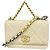 Portafoglio a spalla con catena Chanel in pelle d'agnello beige