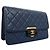 Chanel Matelassé Schultertasche Marineblau - Ansicht 2