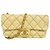 Bolso de hombro Chanel de cuero amarillo
