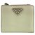 Carteira bi-fold em couro Prada 2ML049 com placa Triangle