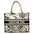 Borsa Book Tote Dior in tela ricamata Zodiac Toile De Jouy bianca, dimensione Medium