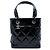 Chanel Paris Biarritz Tote Small aus schwarzem Lackleder gesteppt
