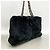 Bolsa de ombro de pele Chanel preta - vista 2