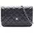 Timeless Chanel Matelassé Schultertasche aus schwarzem Lammleder