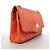 Borsa a tracolla Chanel in pelle d'agnello rossa - vista 2