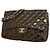 Chanel Schultertasche aus violettem Lackleder