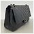 Bolsa de ombro Chanel em couro de bezerro preto - vista 2
