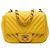 Borsa a tracolla Chanel Mini Square Classic Chevron in pelle d'agnello gialla con patta singola