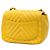 Borsa a tracolla Chanel Mini Square Classic Chevron in pelle d'agnello gialla con patta singola - vista 2