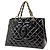 Chanel Shopper aus schwarzem Lackleder