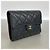 Cartera tri-fold Chanel de piel de cordero negra - vista 2