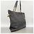 Borsa a tracolla Chanel in vitello martellato nero - vista 2