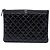 Chanel Clutch Boy O Case Medium Acolchada de Charol Negro