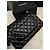 Bolsa Chanel Classic Flap em couro patenteado preto - vista 3