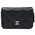 Chanel Tarjetero con cremallera Classic Caviar con logo CC