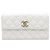 Chanel Cartera larga con solapa de Caviar