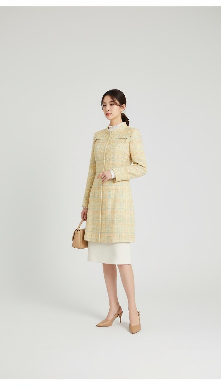 Chanel · Minimalist Spring Day look in Paris by COTEL_9446 | JoliCloset #1052