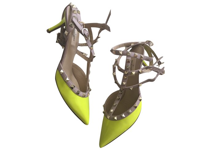 valentino rockstud slingback kitten heel