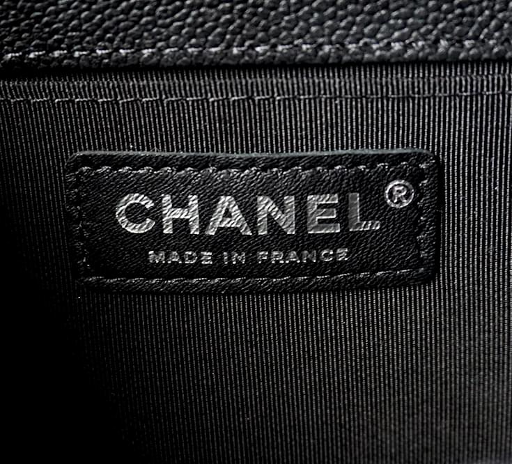 Chanel Boy Black Leather ref.20544 - Joli Closet