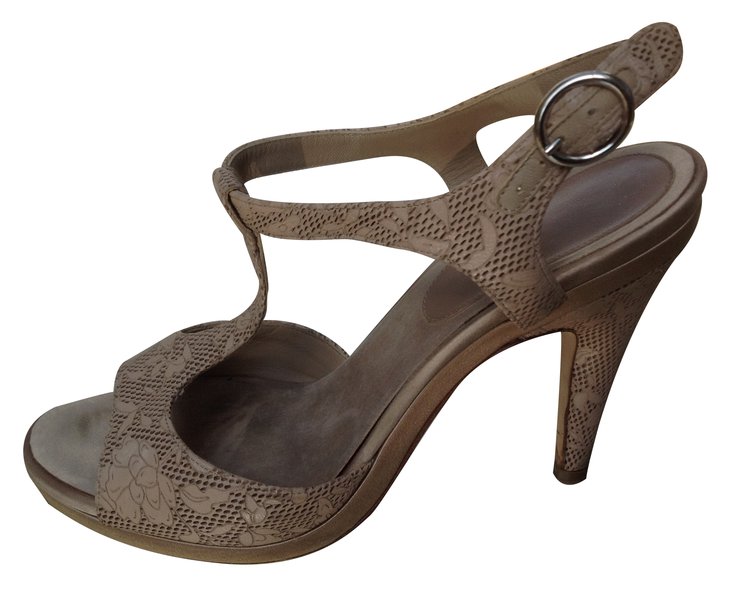 Chanel Sandals Beige Leather ref.24048 - Joli Closet